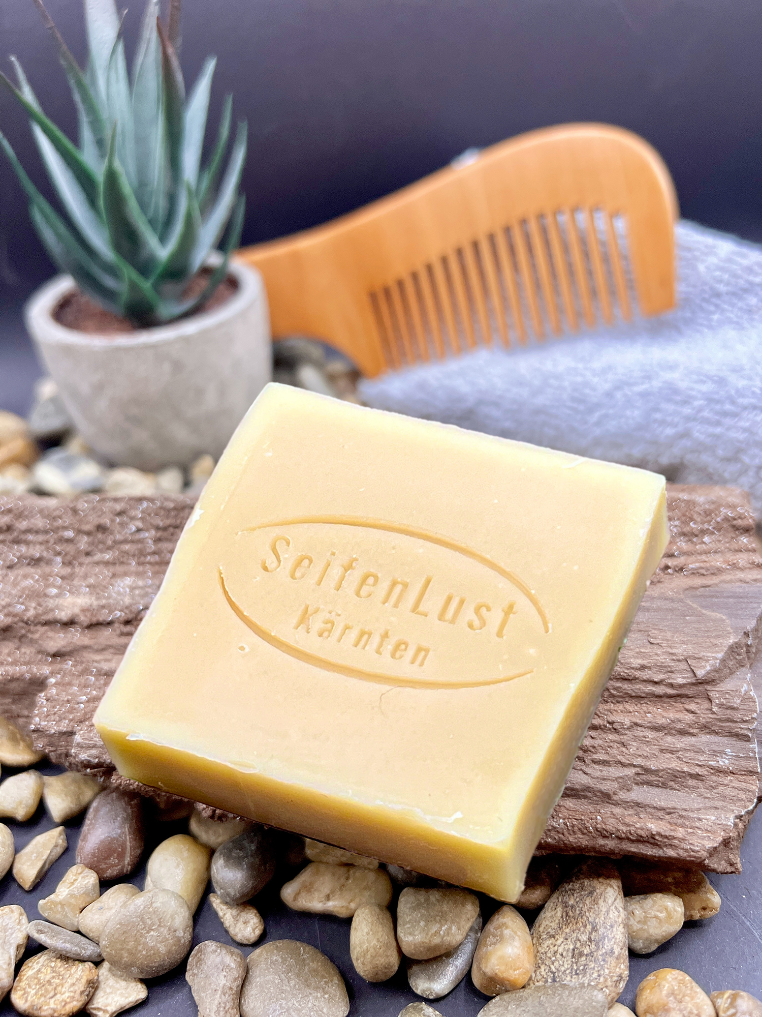 Savon-de-Tete hair soap