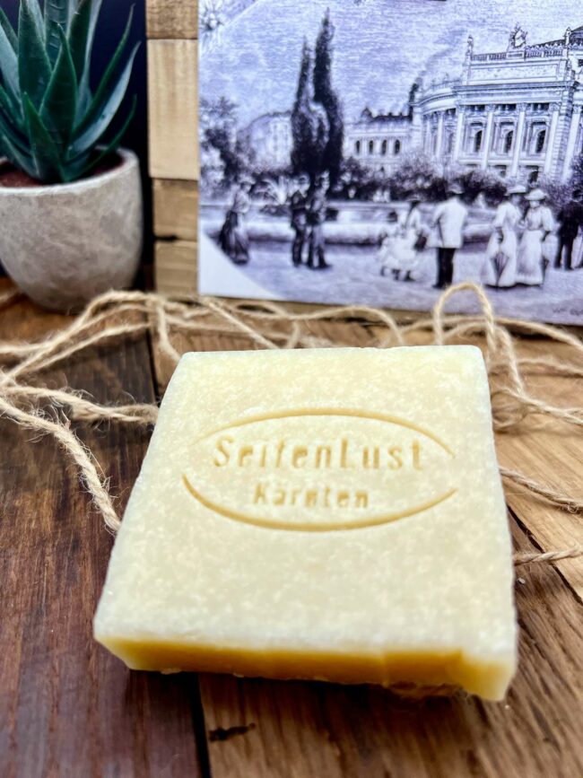 Old Viennese coconut soap