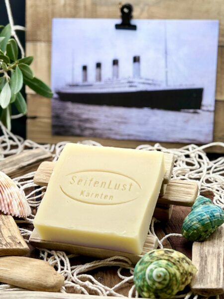 Care soap Savon-du-Titanic